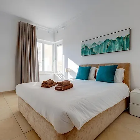 Seafront Apartment *