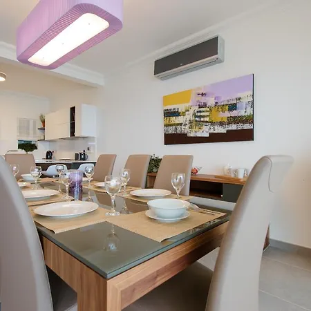 斯利马海滨公寓