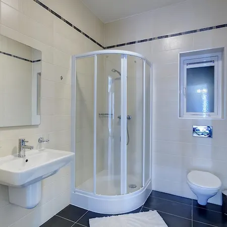 シーフロント アパート *