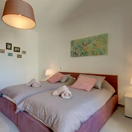 Seafront Apartment *