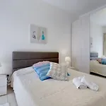 Seafront By Buena Vista Apartment *